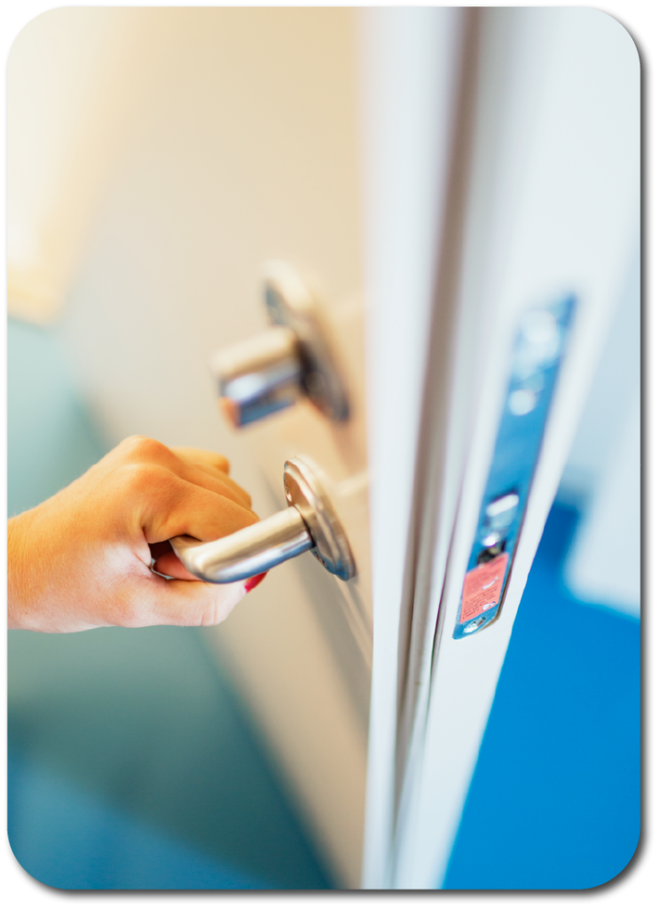 Limpieza-manijas-puertas-casa